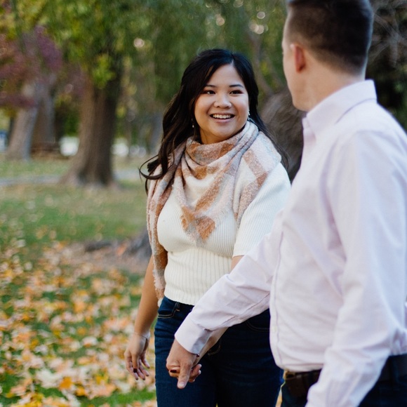 Meet your Posher, Cassandra - Picture 2 of 2